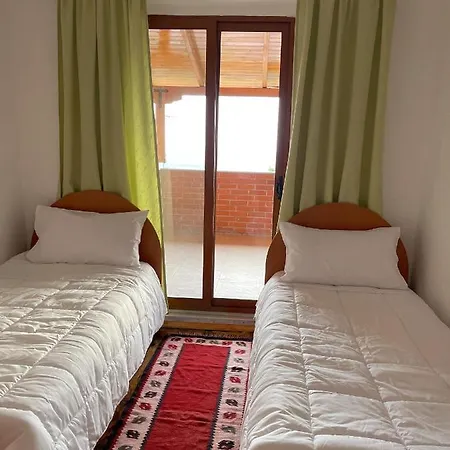 Vila 8 Krujë