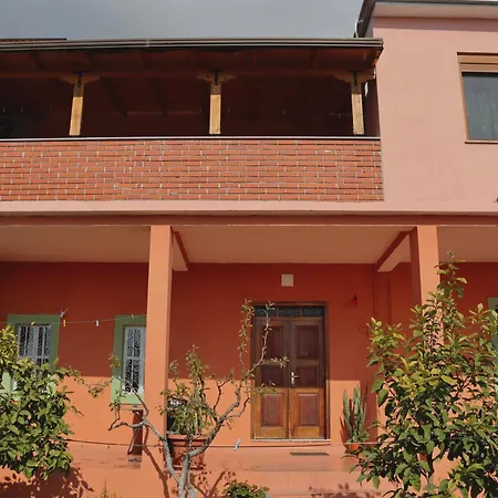 8 * Krujë